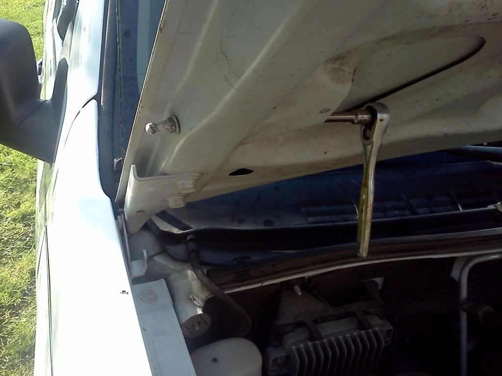 HowTo Install Hydraulic Hood Shocks Chevrolet Colorado & GMC Canyon