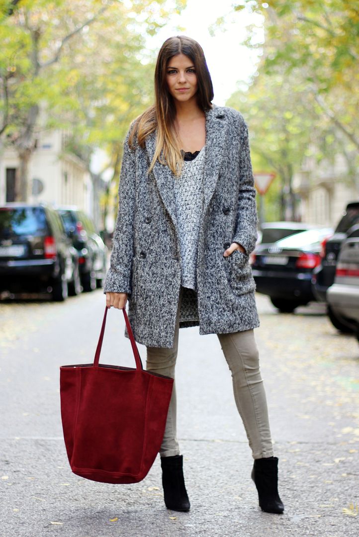 street_style-burgundy-oversize_coat-trendytaste