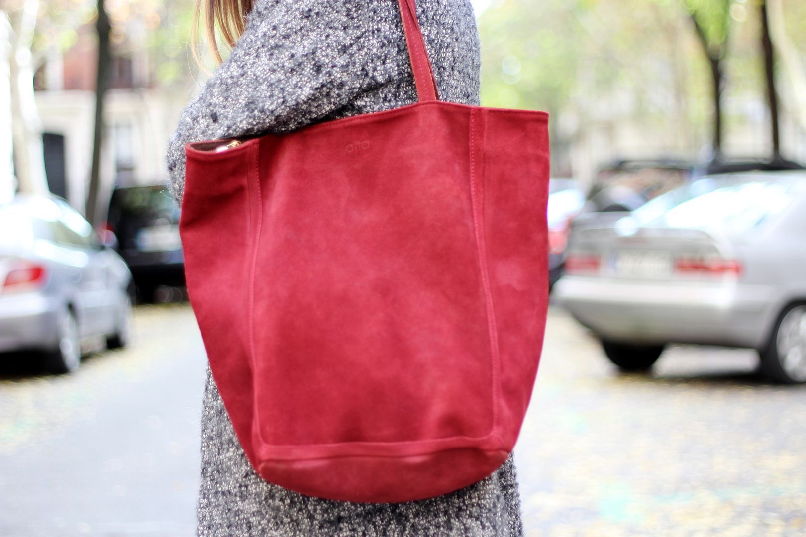 street_style-burgundy-oversize_coat-trendytaste