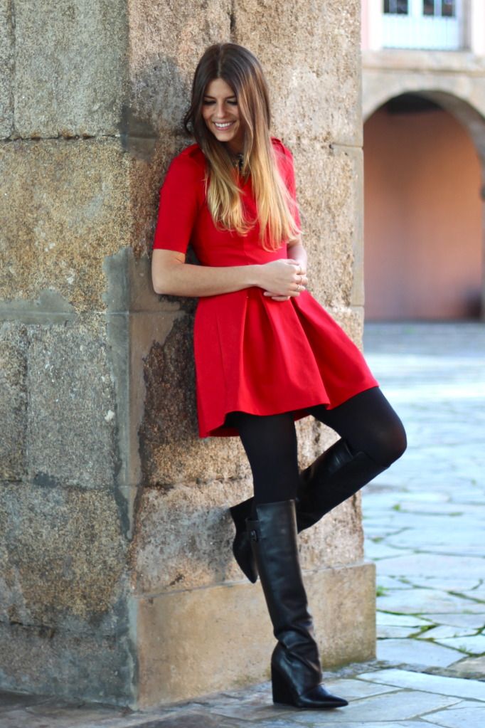 http://i1158.photobucket.com/albums/p611/natatxa_86/Looks%20Summer%202012/street-style-trendy-taste-red-dress-zara-boots-6.jpg