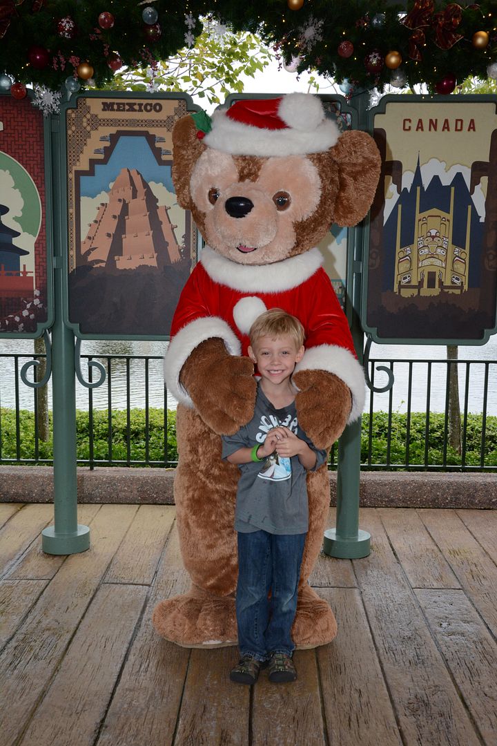 PhotoPass_Visiting_Epcot_7132157056.jpg