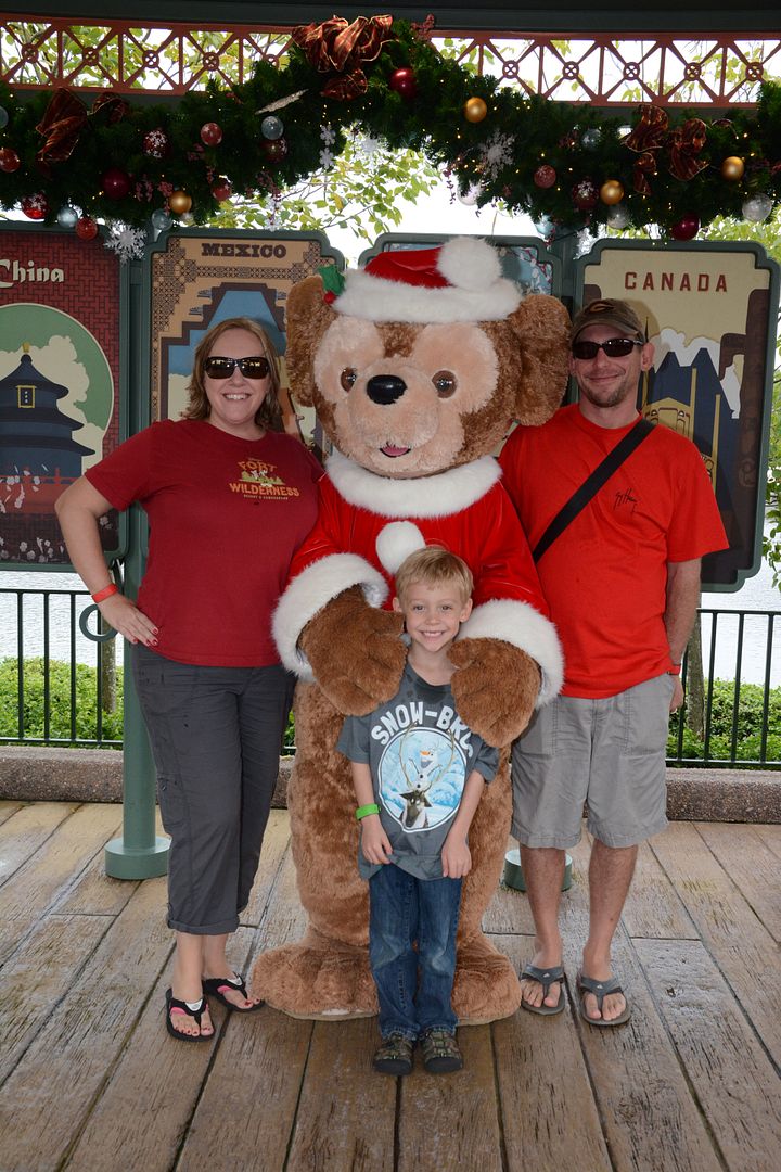 PhotoPass_Visiting_Epcot_7132157060.jpg